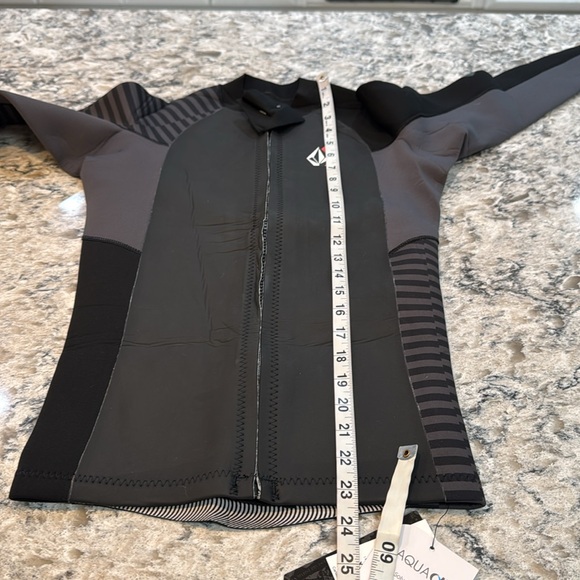 Volcom | Swim Deadly Stones Neoprene Wetsuit Jacket in Black Gray Rash-guard XS - Picture 14 of 14